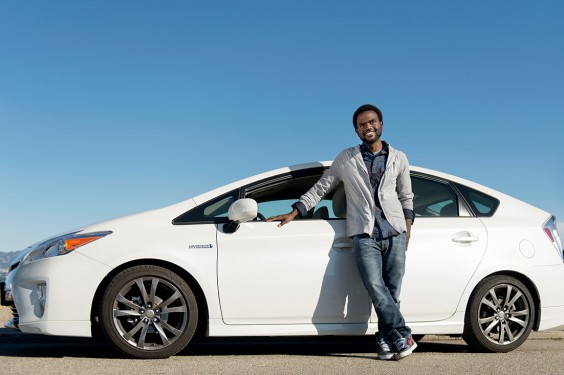 uberX_Driver_Color Man leaning on car